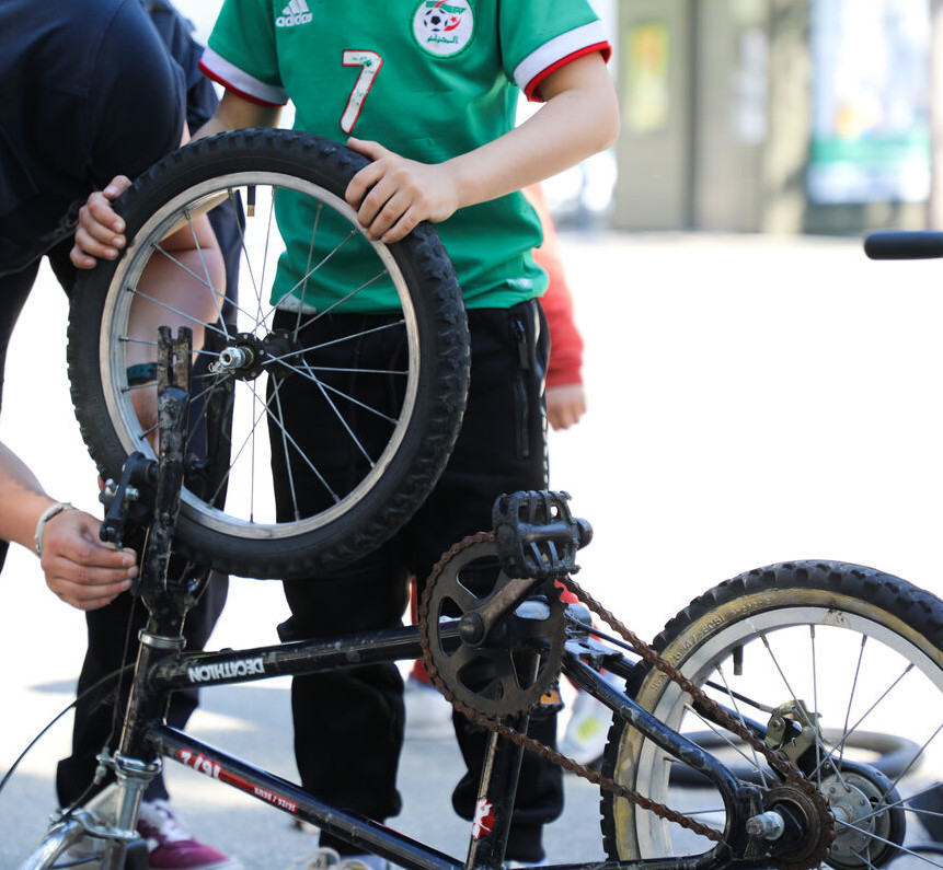 Apprentissage de la mécanique vélo de base, changer une chambre à air, régler son dérailleur